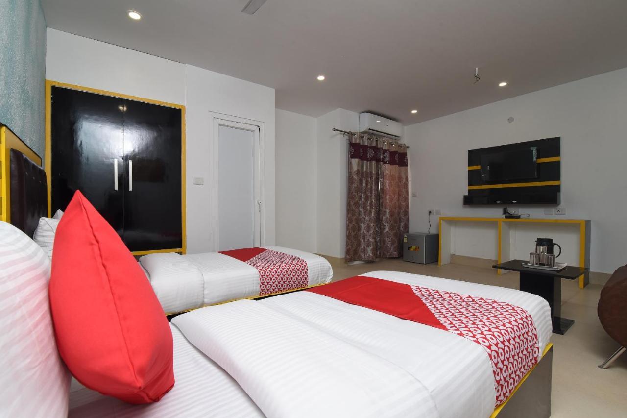 Capital O 13310 Noida Suites ภายนอก รูปภาพ