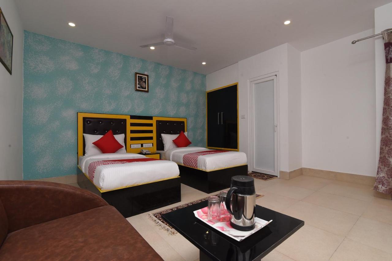Capital O 13310 Noida Suites ภายนอก รูปภาพ