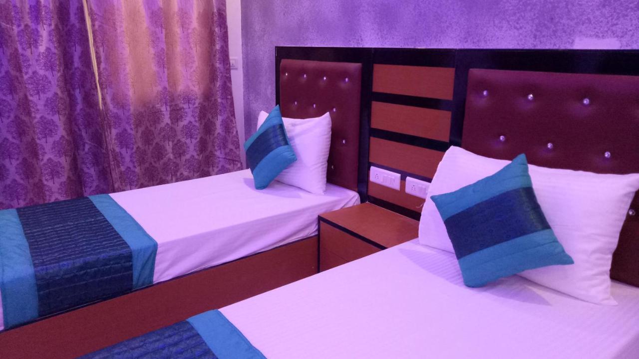 Capital O 13310 Noida Suites ภายนอก รูปภาพ