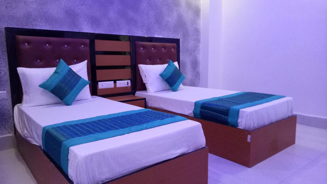 Capital O 13310 Noida Suites ภายนอก รูปภาพ
