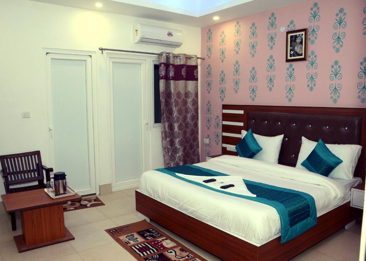Capital O 13310 Noida Suites ภายนอก รูปภาพ