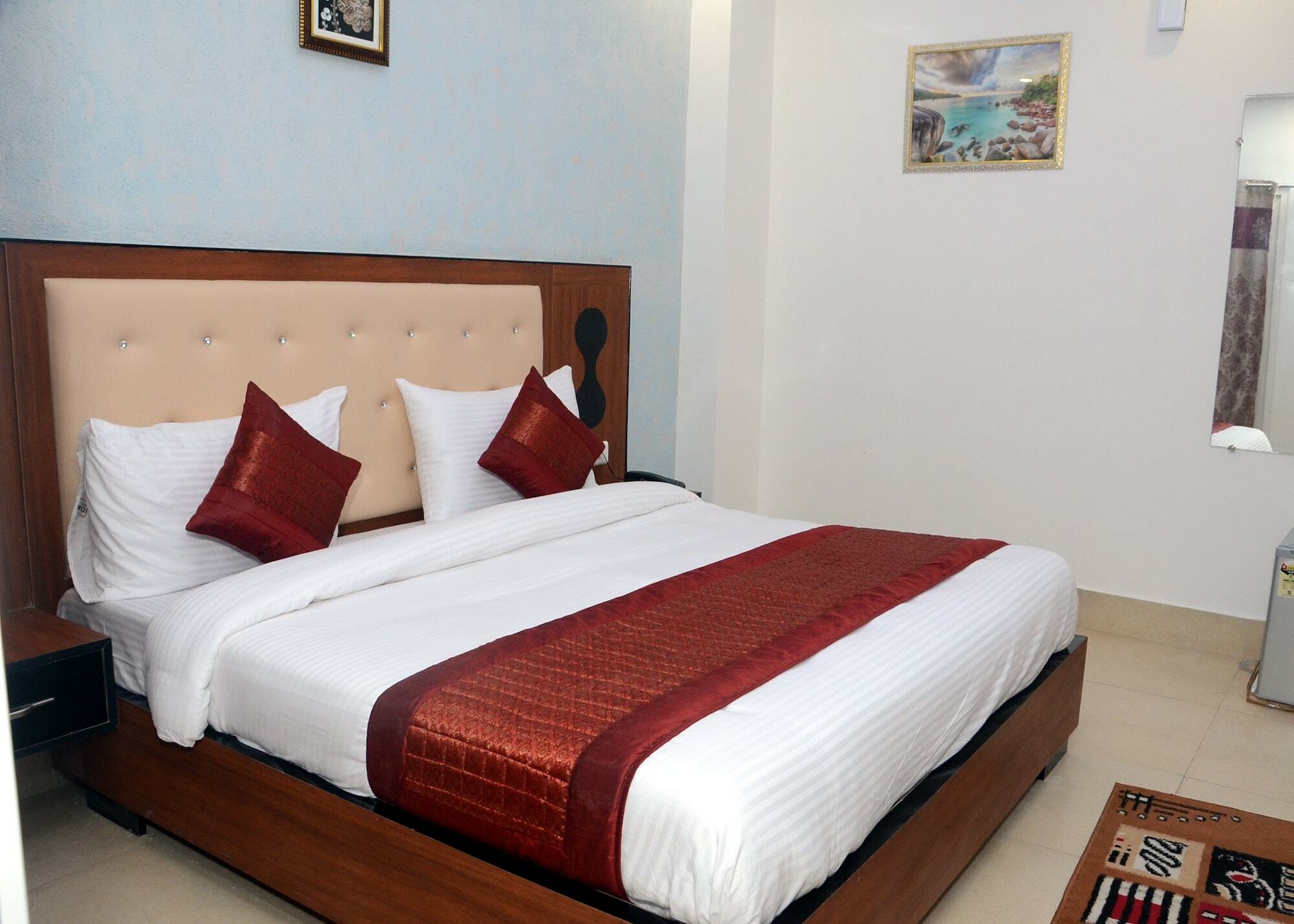 Capital O 13310 Noida Suites ภายนอก รูปภาพ