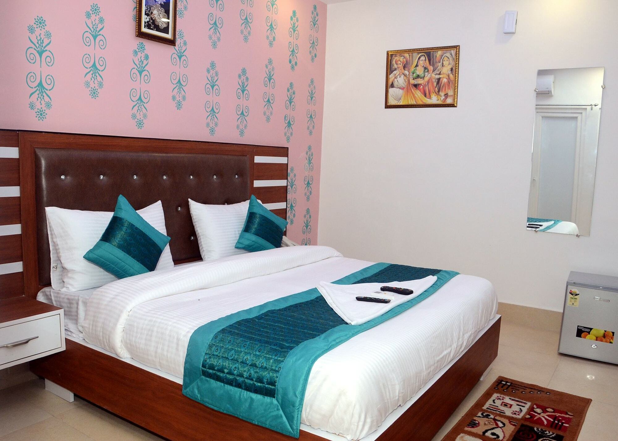 Capital O 13310 Noida Suites ภายนอก รูปภาพ